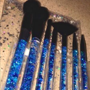 7pc Glitter Makeup brush set and included bag